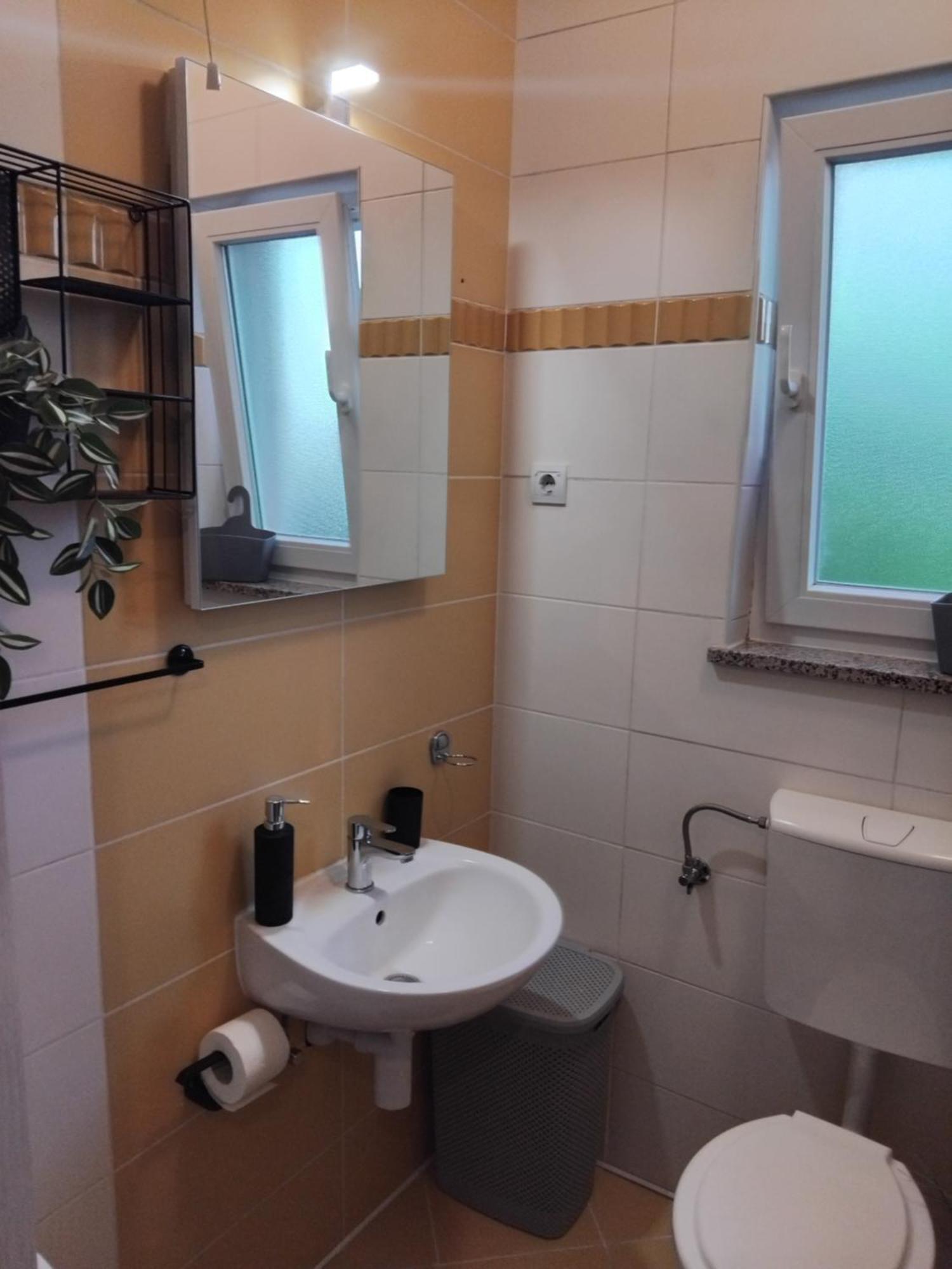 Studio Apartman Marly Pula Exterior foto
